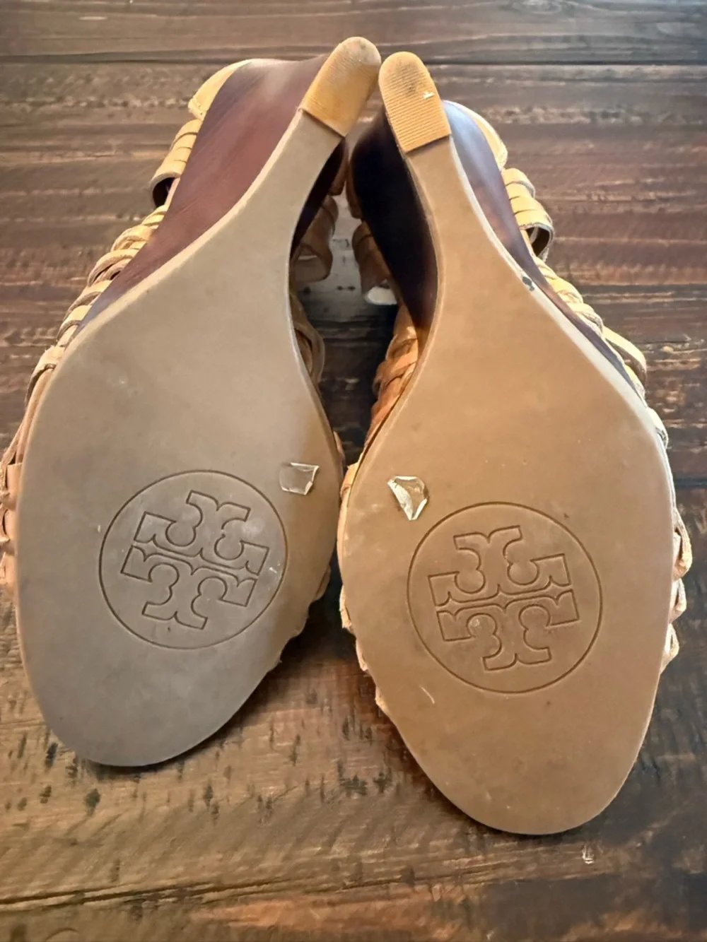 Tory Burch Woven Leather Wedge Sandals in Tan, size 8 - Picture 7 of 8